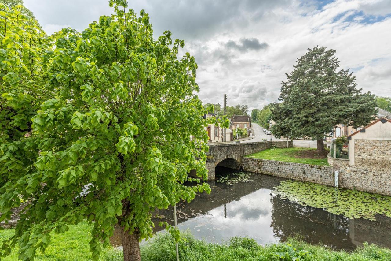 Welcome To Illiers-Combray Buitenkant foto
